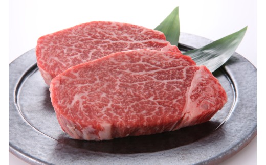 【 4月配送 】近江牛 ステーキ用 ( ヒレ3枚 ) 肉 牛肉 和牛 黒毛和牛 ステーキ肉 国産 バーベキュー 贈り物  ブランド牛 三大和牛 ギフト プレゼント 冷凍 滋賀県 竜王 ふるさと納税