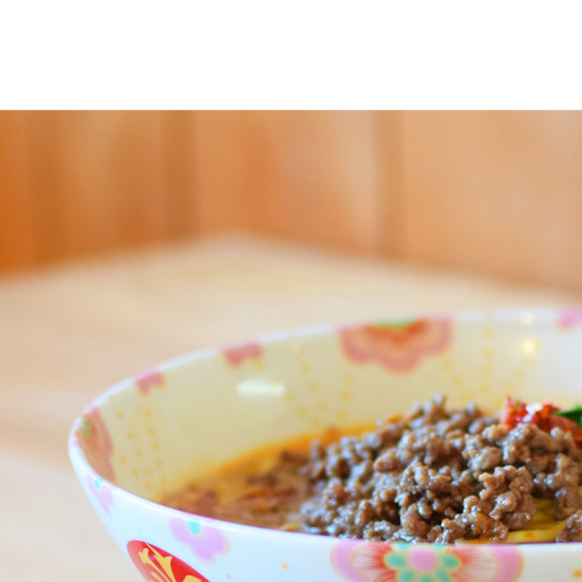 錦花綱金襴手AritaBOWL 食卓で活躍！華やかピンク麺鉢 ボウル どんぶり おうちでラーメン 有田焼【幸楽窯】和食器 盛り鉢 食器 器 うつわ どんぶり ラーメン そうめん 麺 丼 18000円 