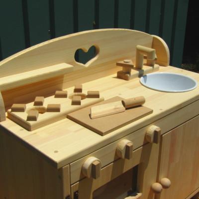 ふるさと納税 泉南市 ●手作り木製ままごとフルキッチンDHK(ハート)素材色バージョン |  | 03