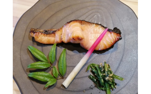 0018-72-02　西京漬け　富士山サーモン６切入り