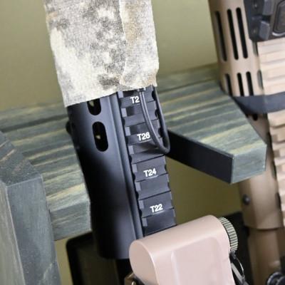 ふるさと納税 横手市 WOOD WORKS ライフルスタンド 1丁掛【本体:ミリタリーグリーン】 |  | 03