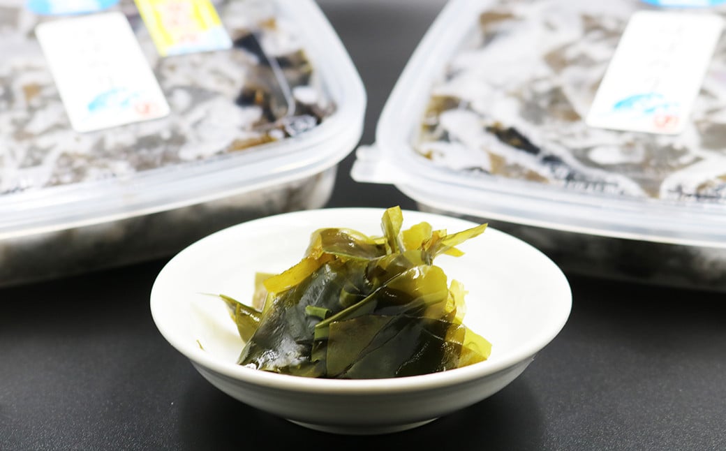 一般的な海苔状の”はばのり”より流通量の少ない「生はばのり」は、こりこりとした食感で、豊かな磯の香りをお楽しみいただけます。