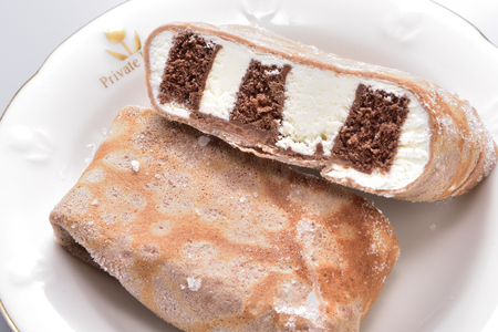 【定期便/12ヶ月】洋菓子工房ケーキ屋Shimizu 季節のクレープ  クレープ アイス もちもち 冷凍 スイーツ ロールケーキ 岩手県 北上市 M0032