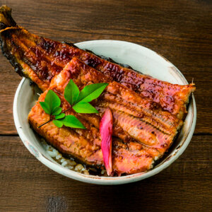 うなぎの蒲焼き（小） 5本 タレ付き 山椒付き
