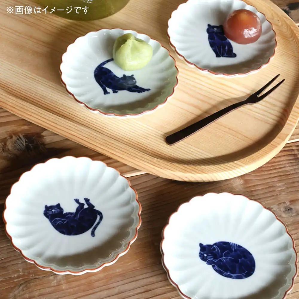 【波佐見焼】呉須猫 小皿 〈へそ天〉　3点セット 食器【西海陶器】[OA477]