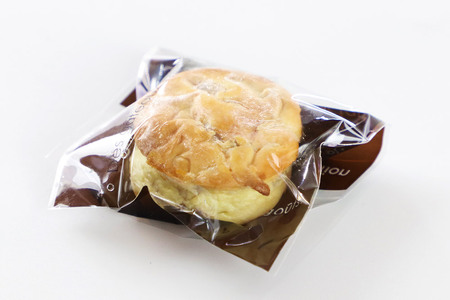 がっこチーズ 12個入 いぶりがっこ チーズケーキ おつまみ 一口大 秋田 菓子舗 亀太郎 生菓子