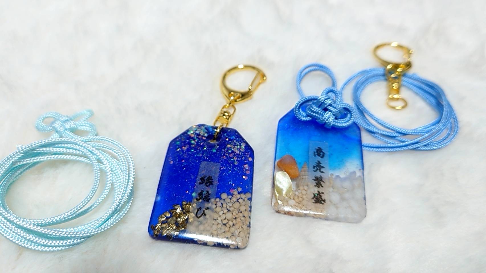 お守りキーホルダー 2個セット / レジン製キーホルダー ハンドメイド アクセサリー 桐箱入り