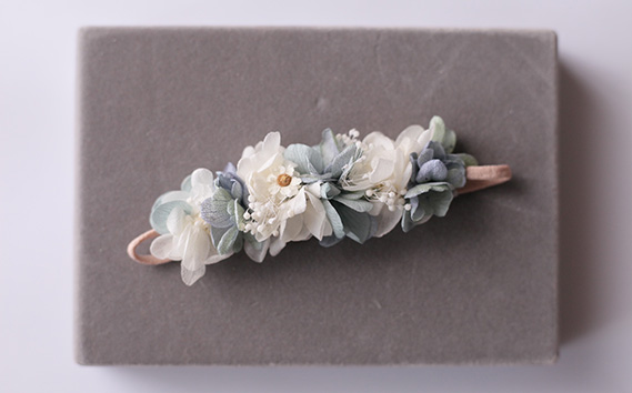 【ベビー向】ヘアバンド　ホワイト　ニューボーンフォトや出産祝いに