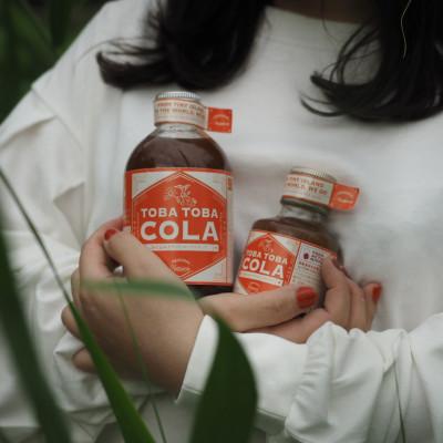 ふるさと納税 喜界町 島仕込みクラフトコーラシロップ TOBA TOBA COLA 中&amp;小各1本セット