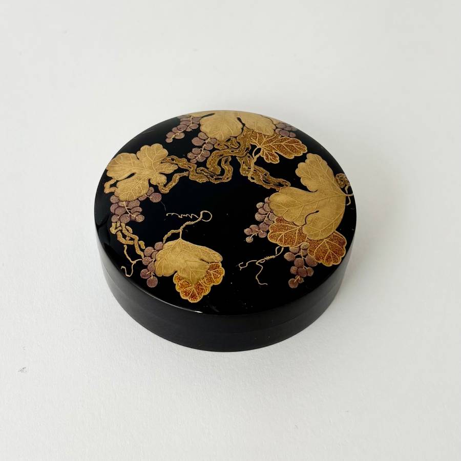 ＜うるしアートはりや＞葡萄蒔絵香合