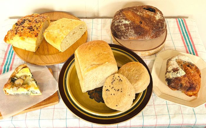 厚真を味わう 自家製酵母のパン詰め合わせ Aセット《厚真町》【パン工房Chillin'】 パン 道産小麦 国産小麦 自家製酵母 詰め合わせ セット 朝食 冷凍配送 北海道 [AXBC001]