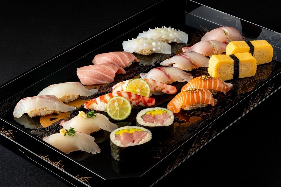 
                  【福岡市】日本料理てら岡のお食事券[5,000円×3枚] ※15,000円分
                