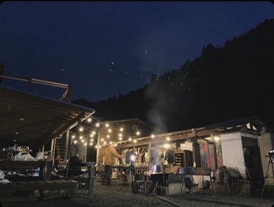 【貸切キャンプ】山北町産ジビエ肉(鹿肉)１kg付き・ペガススの家【１泊２日・５名】【 体験 チケット 旅行 キャンプ アウトドア 神奈川県 山北町 】