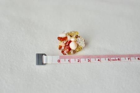 【宝石珊瑚】 (選べる) 赤、白、ピンク珊瑚の刺繍ピアス イヤリング 【株式会社ケンセン35】 [ATAR050-02]