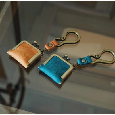 ふるさと納税 八幡市 がま口リングケース キャメル 本革 手作りレザー指輪ケース カラビナストラップ付【受注生産 】 |  | 03