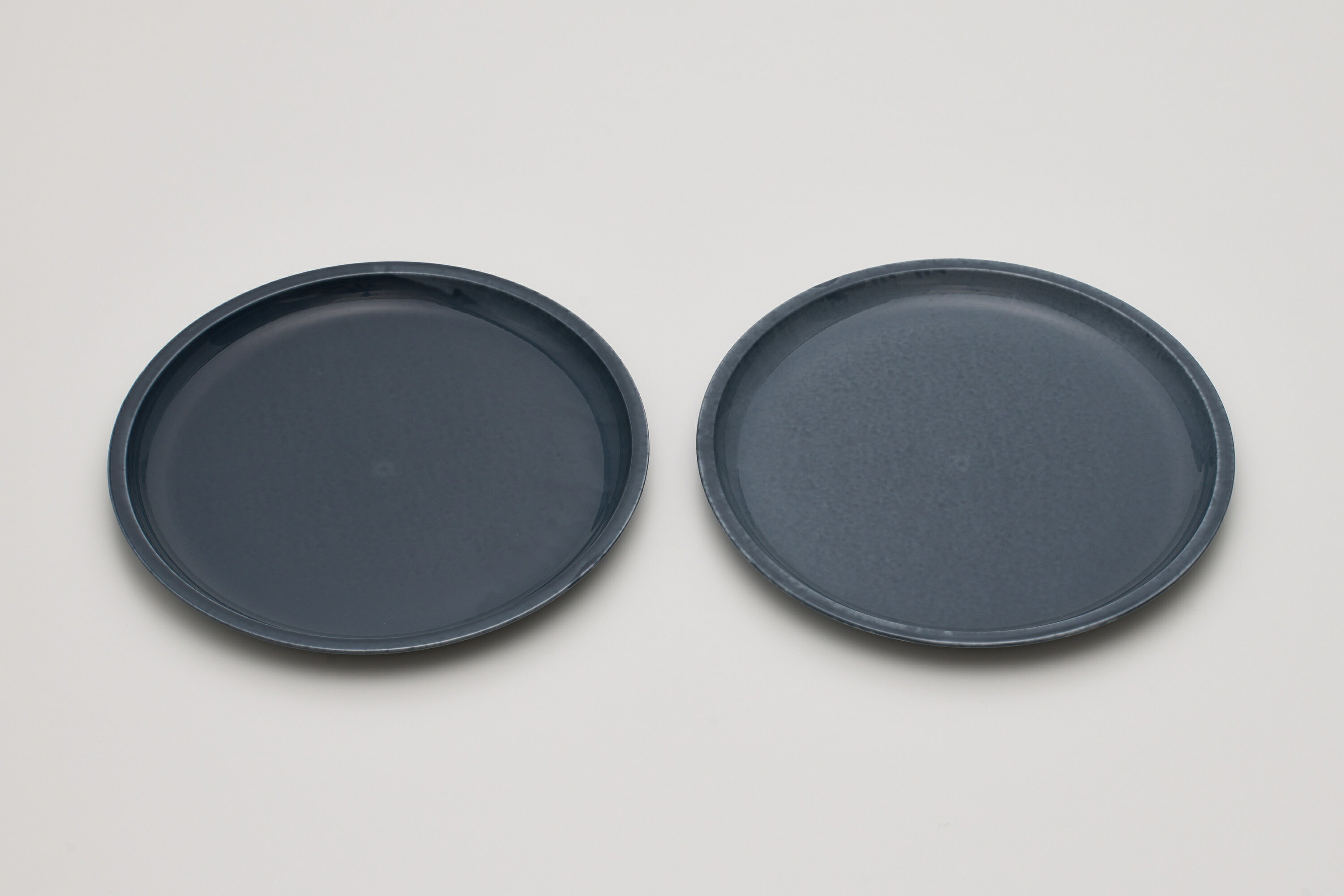 【ふるさと納税】2016/ TY Plate L Set【2016/オリジナル】有田焼 食器 器 皿 大皿 プレート 2枚 グレー シンプル | 70000円以内 7万円以内 | cd008