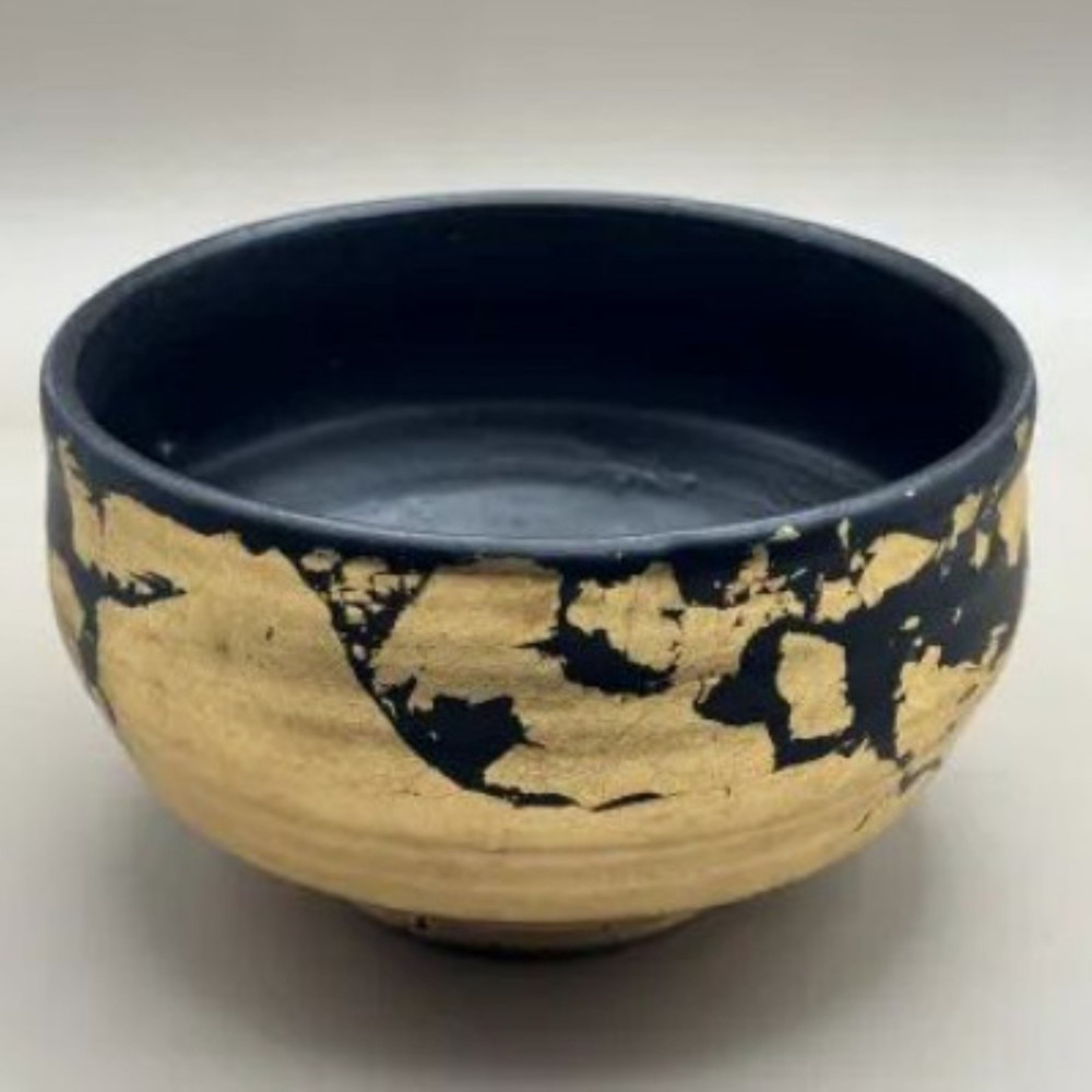 抹茶碗 漆黒 金箔貼り（マット仕上げ）［NF69］