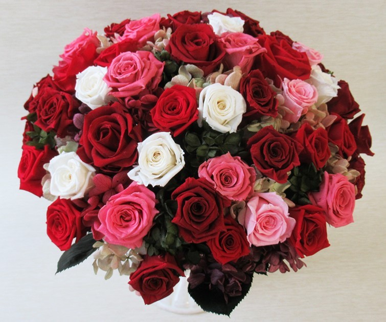 
            【日付指定可能】プリザーブドフラワーローズ（ピンク＆レッド）60輪のアレンジメント  薔薇 バラ ギフト プレゼント ラッピング 産地直送 インテリア お花 フラワー  ボリューム満点 H193-020
          