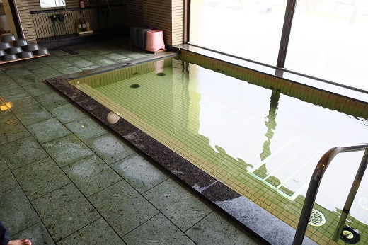 下風呂温泉郷内宿泊施設の浴槽の一例