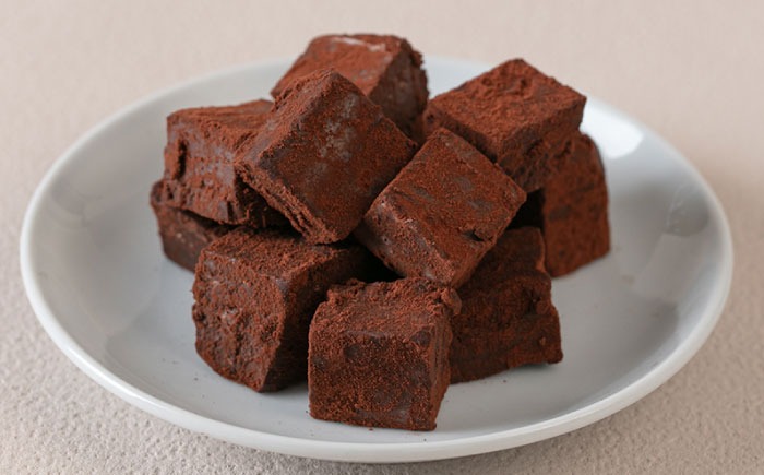 【豆腐を使った生チョコ】 とろりんちょ 4パック 糸島市 / イトオカシ。[AHP001] チョコ 生チョコ 豆腐スイーツ おやつ お菓子 子ども チョコレート