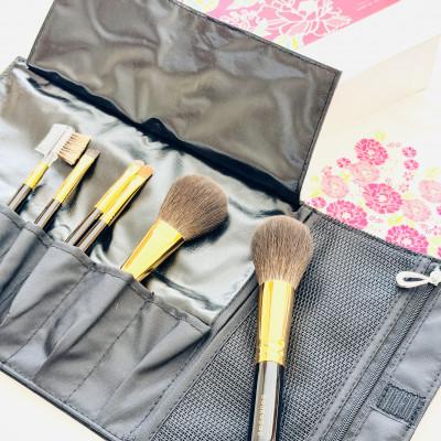 ふるさと納税 熊野町 熊野化粧筆　宙高級6本セット&ケース　熊野筆ほうこどう |  | 01