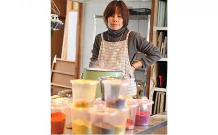 木製パレット2個とパレット用絵の具20個