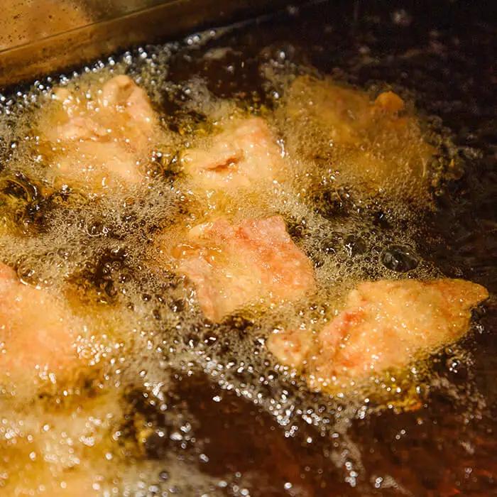 老舗ジビエ料理店の唐揚げ 「みやもとの唐揚げ」 (計2.5kg・1P：500g) から揚げ からあげ 唐揚げ 味付き お惣菜 おかず おつまみ 小分け 【opbz006】【さいき本舗 城下堂】
