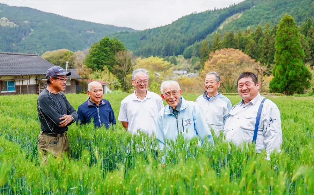【先行予約】久万高原町 仕七川自慢 もち麦 5kg ｜ 雑穀 健康志向 腸活 食物繊維 ダイエット お取り寄せ 自然 愛媛県 仕七川地区の清流 ※2026年7月～発送