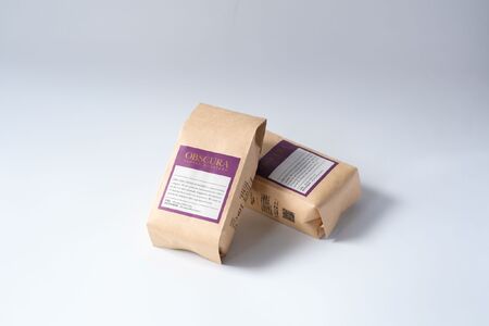 OBSCURAの珈琲豆200g×2種【豆】【飲料類 飲み物 コーヒー コーヒー豆 深煎り 中煎り 浅煎り粉 中挽きカフェ 自宅用 シェア プレゼント ギフト 贈り物】_0011-010-se7