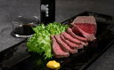 【ふるさと納税】松阪牛ローストビーフ300g 松阪牛 松坂牛 牛肉 ブランド牛 高級 和牛 日本三大和牛 国産 霜降り オードブル おもてなし ホームパーティ 伊勢醤油付 マスタード付