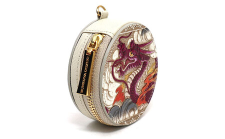【文庫屋大関】マカロンポーチ 龍＜ワイン＞【皮革工芸品】 ポーチ ミニポーチ 小物入れ アクセサリー入れ イヤホン入れ 収納 保管ケース 手のひらサイズ  本革 革 皮革 工芸品 工芸 雑貨 ギフト 