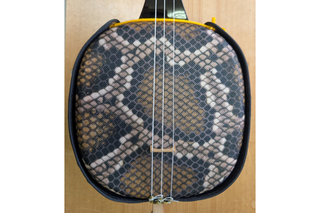 「三線工房ダイキ」南洋白木　人工張り三線セット｜三線 沖縄 楽器 音楽 日本 初心者 セット 初心者セット 三線工房 沖縄三線 おきなわ 送料無料 豊見城市(CU001)