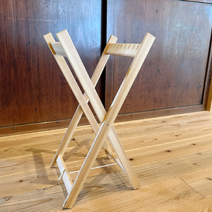 ゴミ箱 スタンド 木製 立て掛け ごみ袋 ホルダー 天然木 杉 レジ袋 洗濯かご 野菜 ストック おもちゃ 収納 アウトドア キッチン 家具 木工職人 藤枝家具 木材 木工 雑貨 インテリア 日用品 