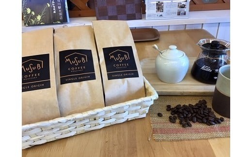
                  【珈琲】MUSUBI　COFFEE　希少豆セット＜粉＞ ブルーマウンテンNO	1 トラジャ グァテマラ 3種 直火焙煎 高級豆 新鮮 コク 挽きたて 飲料 コーヒー 豆 深煎り アウトドア キャンプ 飲みやすい お取り寄せ 飲料 飲み物 ドリンク 送料無料 渋み 深み 酸味 珈琲 coffee かふぇ カフェラテ コーヒー ゼリー Black ブラックコーヒー 焙煎 ご自宅用 静岡 県 牧之原
                