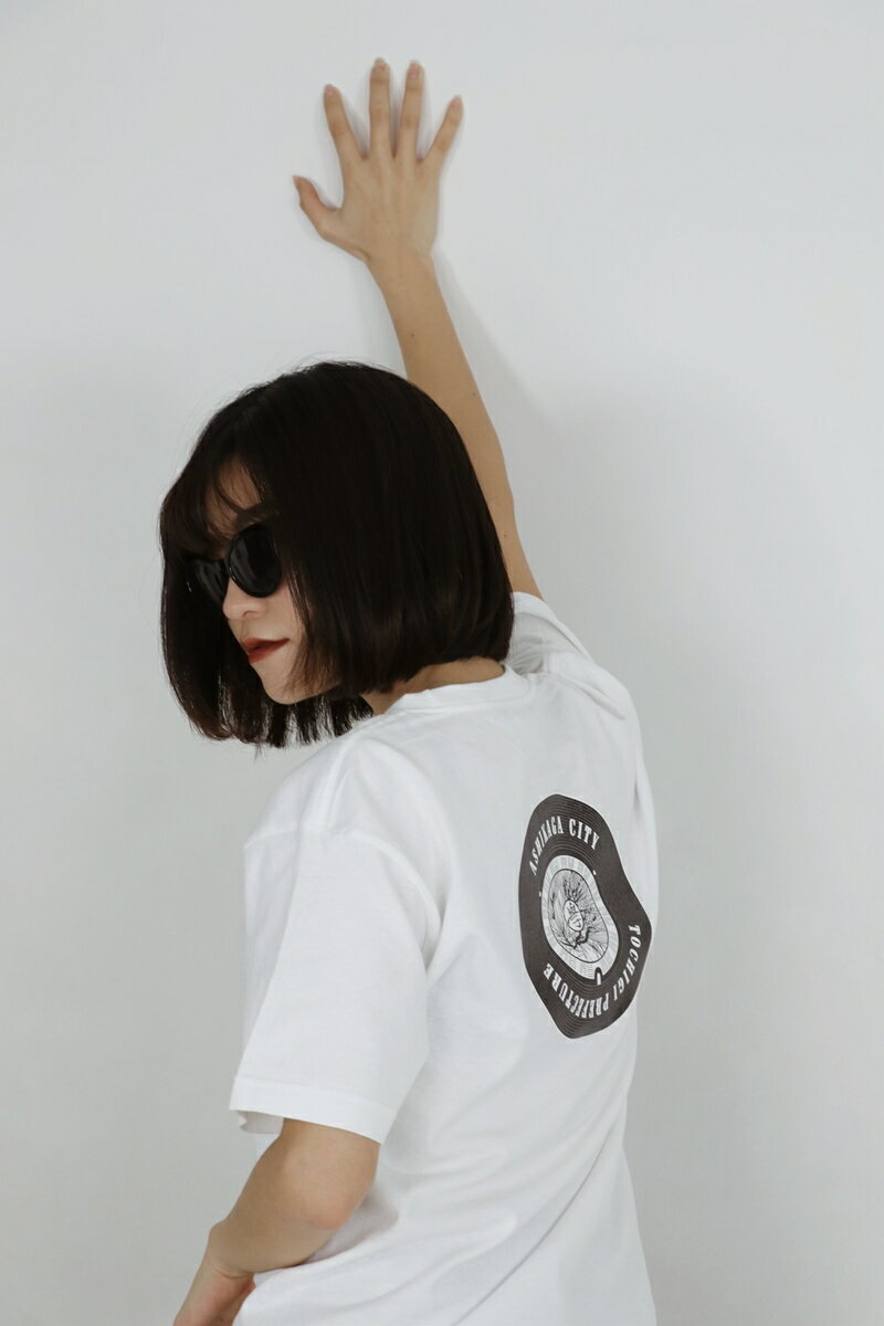 【ふるさと納税】バックプリント 足利市 マンホールTシャツ 白 L【Tシャツ レディース メンズ 半袖 半袖Tシャツ シャツ マンホール クルーネック カジュアル 栃木県 足利市 】 F7Z-557