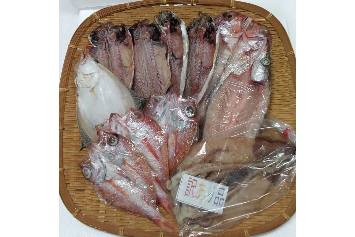 
【訳あり品付き】美味しいお魚4種盛り 魚介類 魚 盛り合わせ 詰め合わせ セット のどぐろ アカムツ 蓮子鯛 アジ 干物 【1779】
