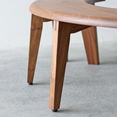 ふるさと納税 藤枝市 秋山木工のラウンドベンチ　ウォールナット材　W150xD30xH41cm |  | 02