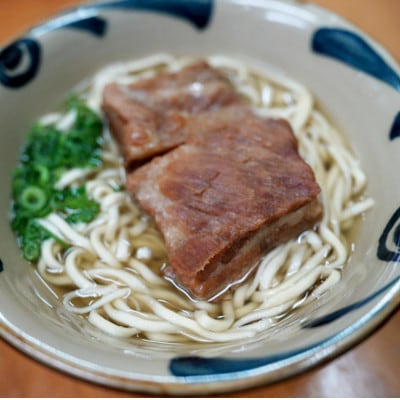 沖縄そば屋「米八そば」　ソーキそば　4食セット【配送不可地域：離島・北海道・東北・関東・信越、北陸・東海・近畿・中国・四国・九州】