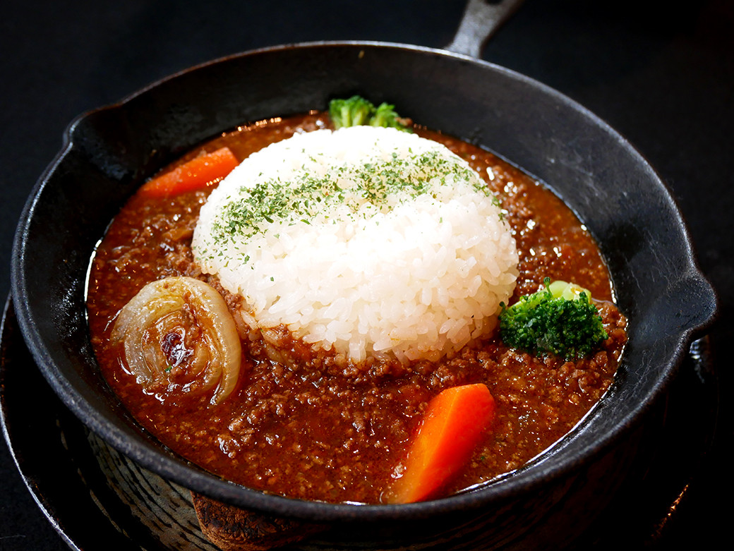 あか牛カレー詰め合わせセット (あか牛カレー180g×2、あか牛100％挽肉カレー220g×2)