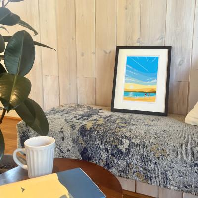 ふるさと納税 茅ヶ崎市 湘南・茅ヶ崎で描く、海を感じるイラストアート『ジークレーアートフレーム　SL-02』(小:八つ切) |  | 01