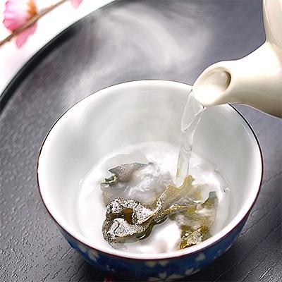 ふるさと納税 中間市 【発送月固定定期便】乾燥めかぶセット(めかぶ茶3袋、めかぶフレーク3袋)(中間市)全3回 |  | 02