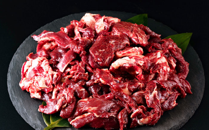 【全12回定期便】馬スジ 1kg (　500g × ２ ) 【合同会社　長岡フーズ】 [ZFR028]