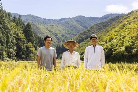 【定期便】2kg×12ヶ月　最高金賞受賞  雪室貯蔵　栽培期間中農薬5割減栽培　南魚沼産コシヒカリ「こまがた家のお米」