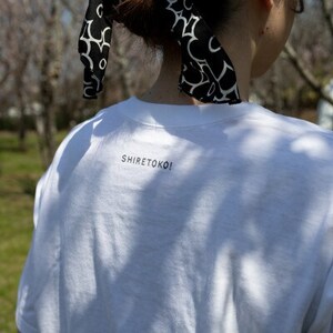 「知床トコさん」×久米繊維 　コットンTシャツ Sサイズ・ホワイト　折り紙柄　半袖【配送不可地域：離島・沖縄県】【1697695】