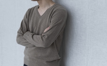 カシミヤ Vネック ニット度詰 カシミヤ(コルク )男性用サイズ:M(42)≪白田のカシミヤ≫