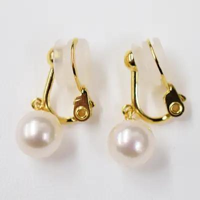 S085-330A_天草産 8mm - 8.5mm あこや真珠 ホワイトピンク 花珠級 イヤリング パールイヤリング【C：シリコン大 K18YG（イエローゴールド）※ブラ】