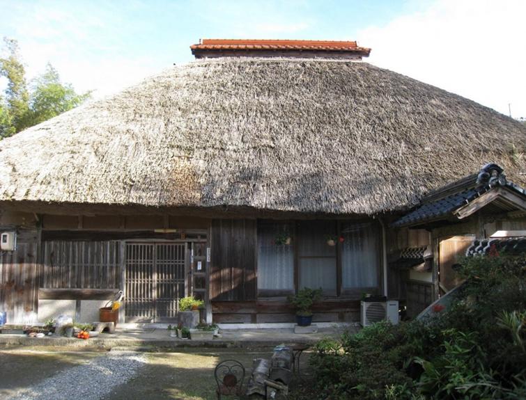 
            き24-050 【NPO法人琴浦立子谷ふるさとプロジェクト】伝統的茅葺き民家「金平家住宅」（登録有形文化財）の維持・管理活動（思いやり型返礼品）
          
