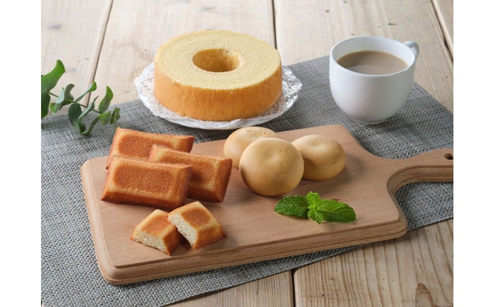 
                  「大山焼き菓子詰め合わせ」フィナンシェ、バウム、まんじゅう
                