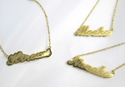 17-9-3 ｅｊブランド『　i-LACQ　』アイ・ラシク　K18YGネームネックレス