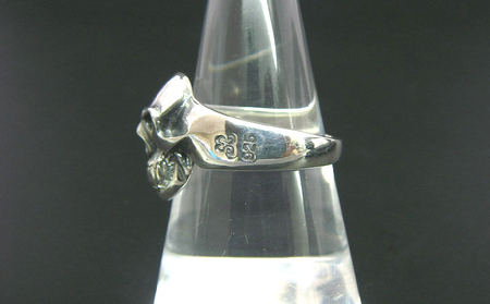 Small skull ring スモール スカル リング ｜ 指輪 小ぶり で さりげなく 身に着ける ことができる スカル 初心者 に おすすめな 一品 です シルバー アクセサリー 髑髏 モチー